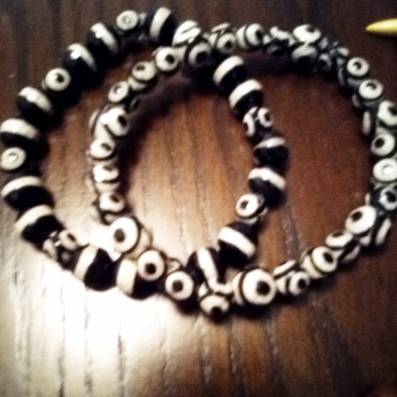 Uniquely designed bracelets made w/ organic stones - Picture 4 of 6